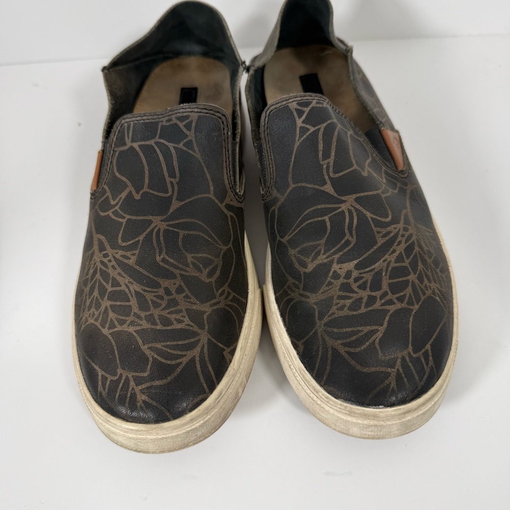 OluKai Pehuea Lau Leather Slip Ons Black With Brown Floral Print Womens Size 9